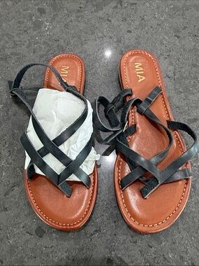 MIA Black Strappy Leather Slide Sandals with Brown Footbed NWOT size 9